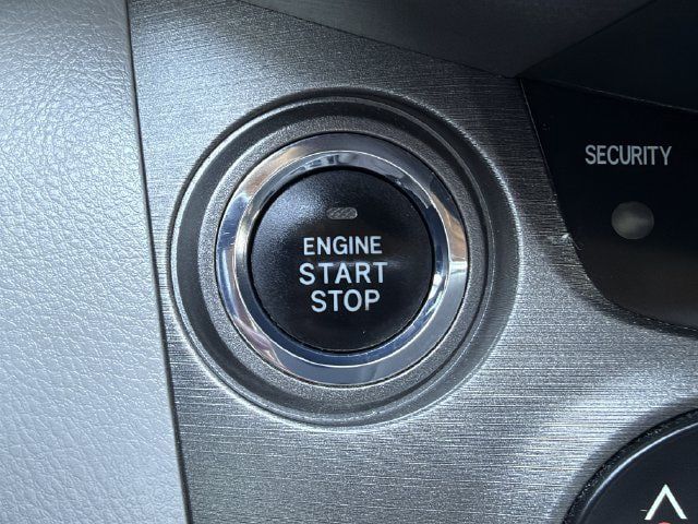 Used 2009 Toyota RAV4 Limited FWD image 18