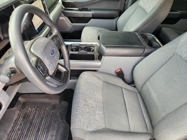 Used 2024 Ford F250 XLT w/ Black Appearance Package AWD/4WD image 12