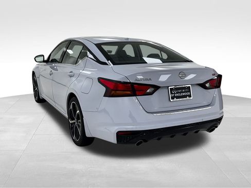 Used 2023 Nissan Altima 2.5 SR w/ SR Premium Package image 5