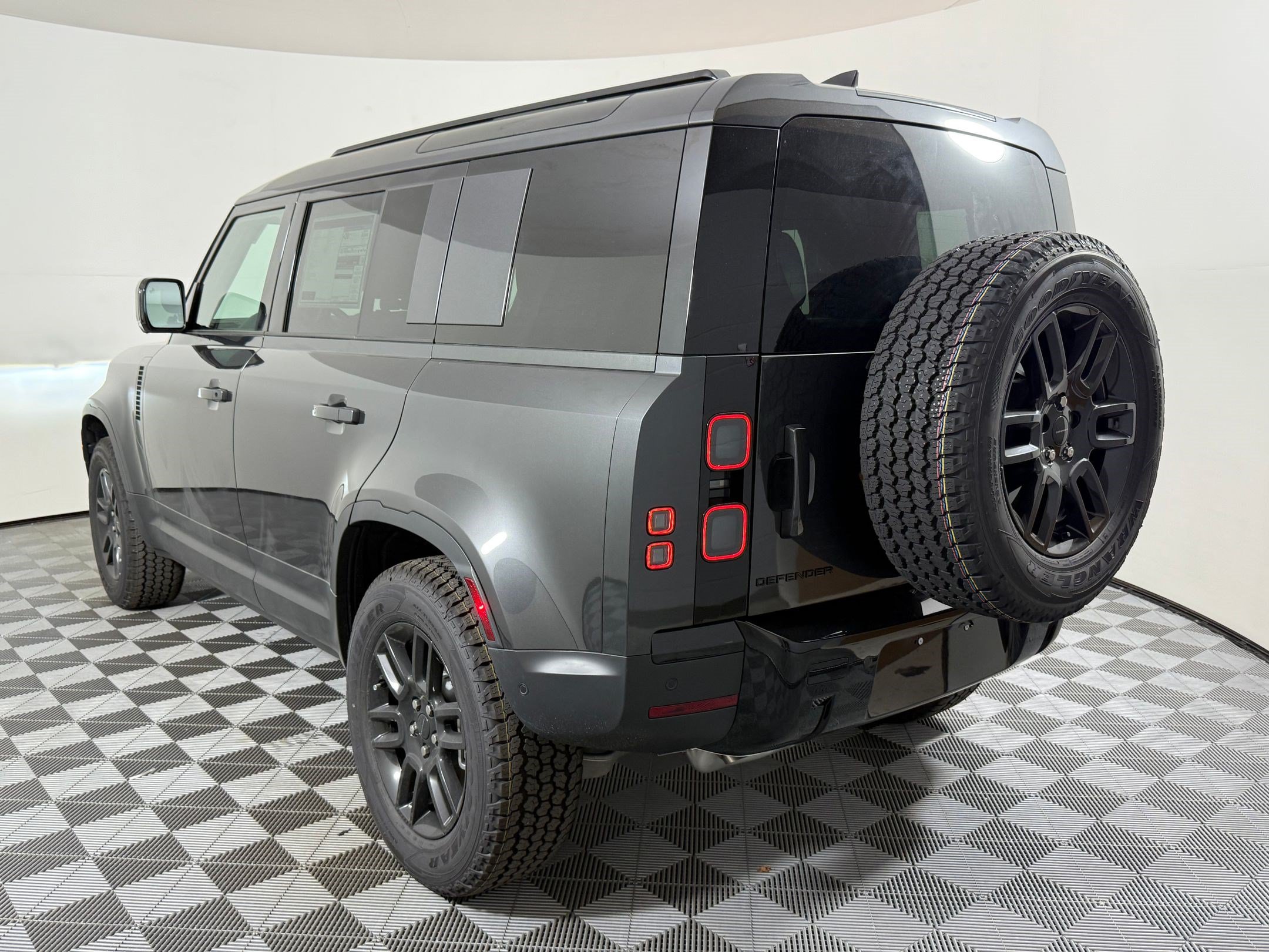 New 2026 Land Rover Defender 110 S AWD/4WD image 3