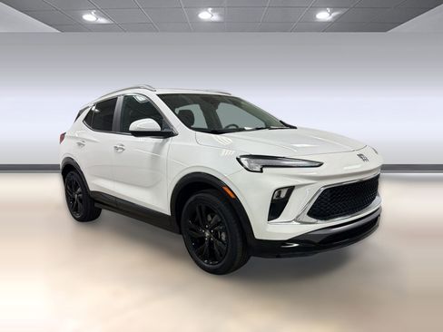 Used 2024 Buick Encore GX Sport Touring w/ Comfort Package image 6