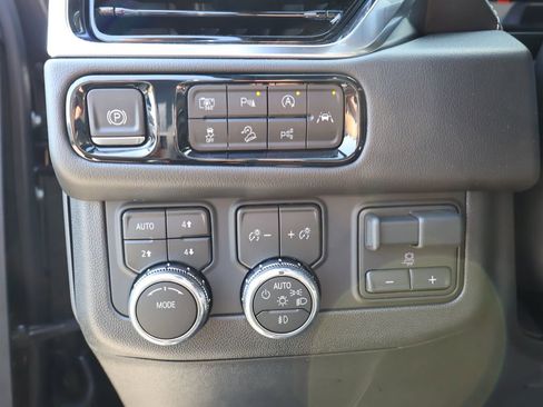 New 2026 GMC Yukon XL Elevation w/ Elevation Premium Package AWD/4WD image 13