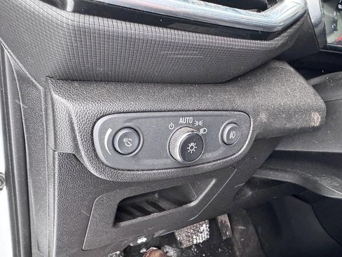 Used 2021 Chevrolet TrailBlazer LT w/ Convenience Package image 15