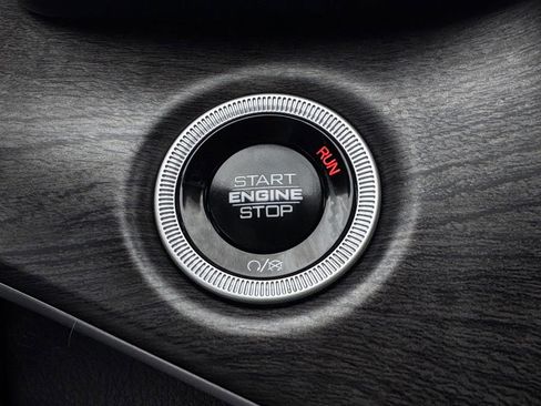 Used 2024 Jeep Grand Cherokee L Limited w/ Luxury Tech Group II image 22