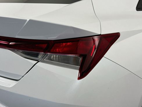 Used 2022 Hyundai Elantra SE FWD image 33