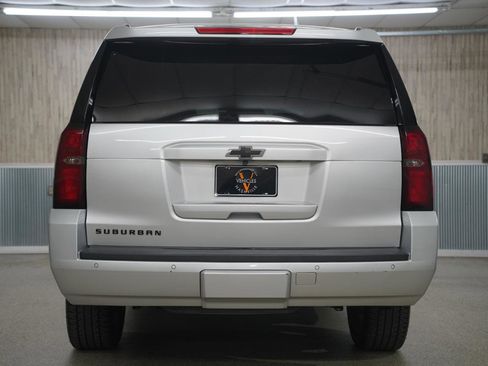 Used 2019 Chevrolet Suburban LT w/ RST Edition image 9