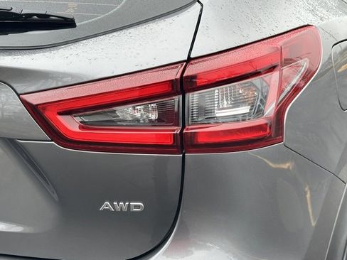 Used 2020 Nissan Rogue Sport S image 15