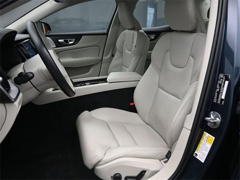 Used 2024 Volvo S60 B5 Ultimate image 9