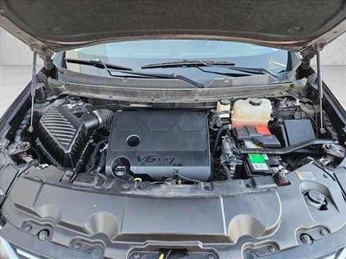 Used 2021 Chevrolet Traverse LT image 23