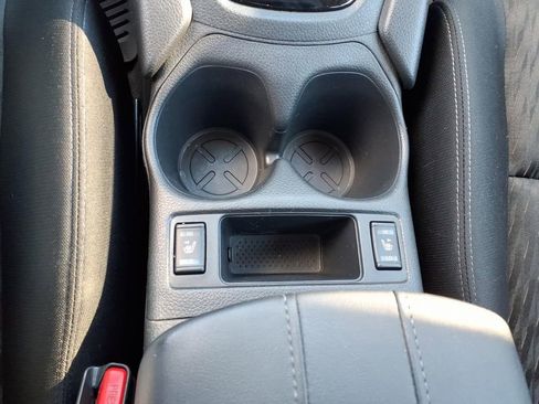 Used 2018 Nissan Rogue SV image 12