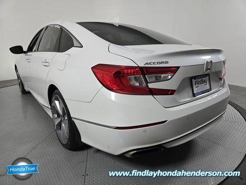Certified 2018 Honda Accord Touring image 4