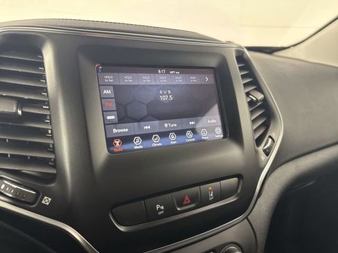 Used 2021 Jeep Cherokee Latitude Plus image 6