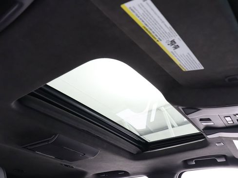 Used 2019 Cadillac Escalade Platinum image 29