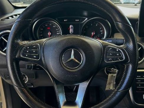 Used 2018 Mercedes-Benz CLA 250 image 13