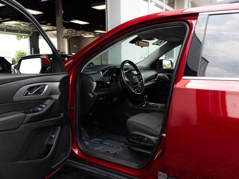 Used 2020 Chevrolet Traverse LT FWD image 30