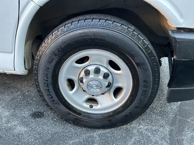 Used 2018 Chevrolet Express 2500 w/ Driver Convenience Package RWD image 36