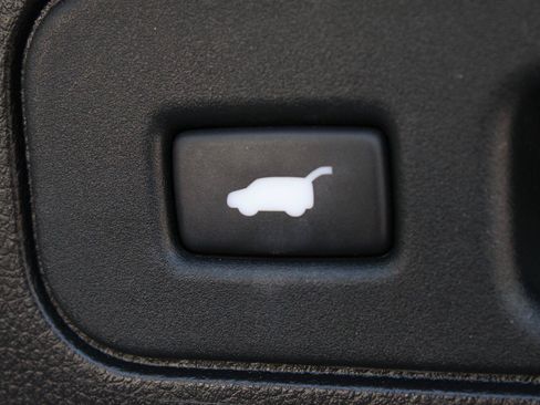 Used 2023 Honda Passport EX-L image 9