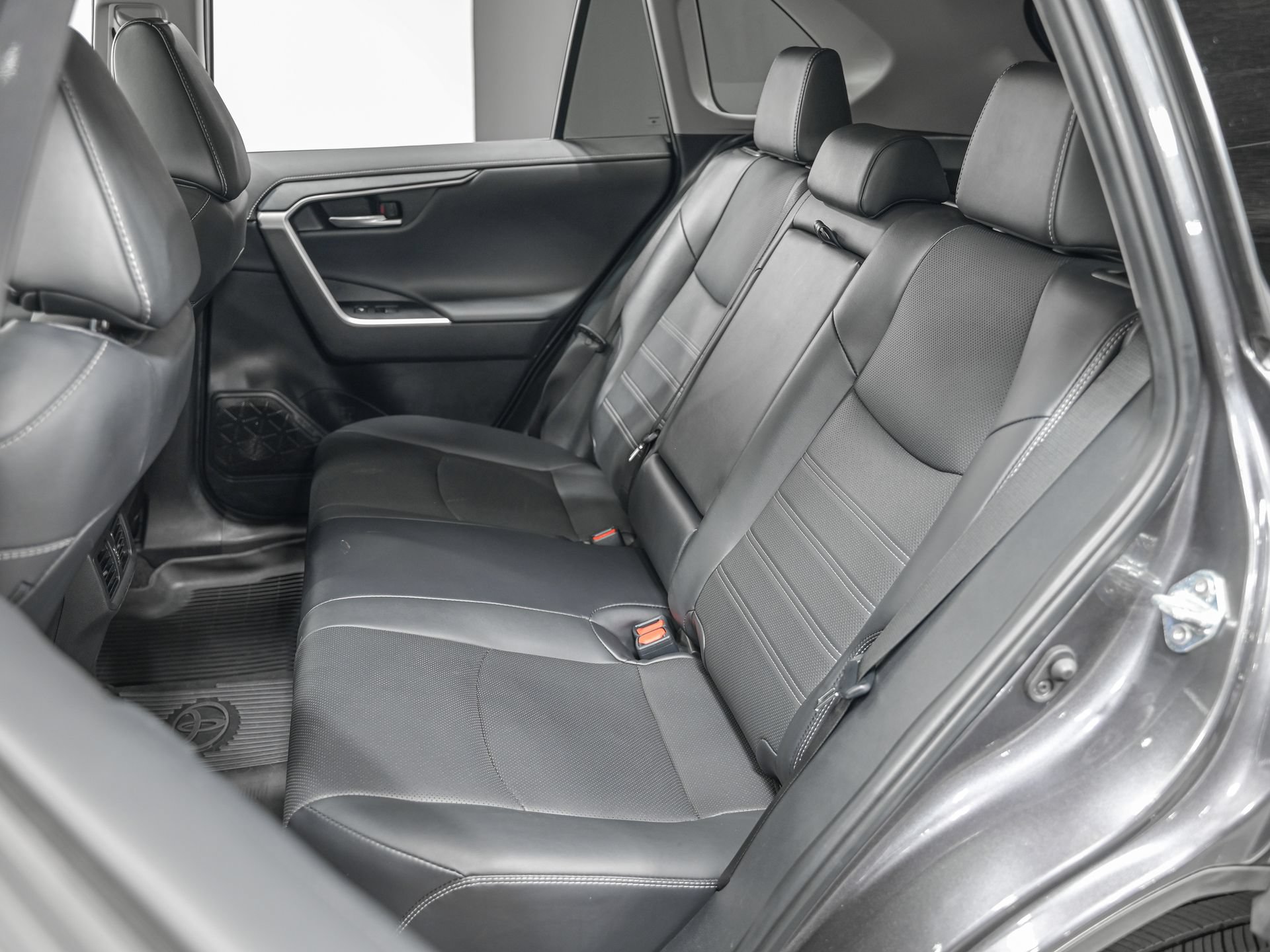 Used 2024 Toyota RAV4 Limited w/ Advanced Technology Package AWD/4WD image 28