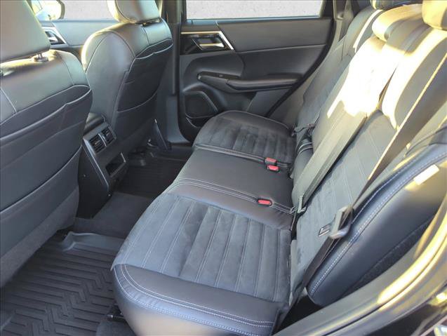 Used 2022 Mitsubishi Outlander SE FWD image 8
