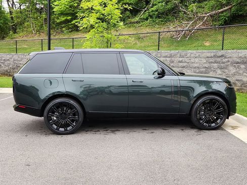 New 2026 Land Rover Range Rover Long Wheelbase SE AWD/4WD image 11