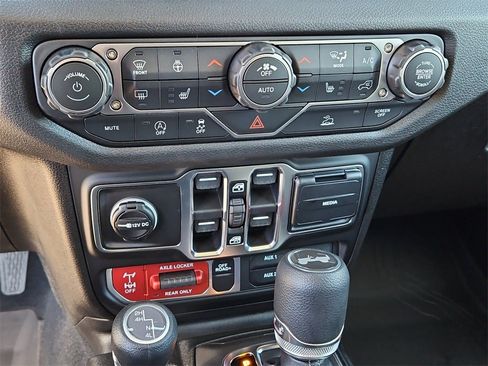 New 2026 Jeep Wrangler Unlimited Sport image 27