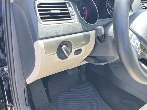Used 2018 Volkswagen Jetta SE FWD image 33