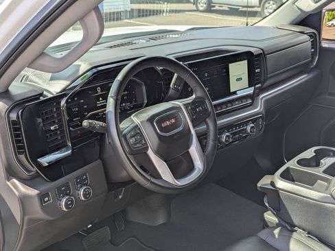 Used 2025 GMC Sierra 1500 SLT AWD/4WD image 12