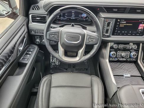 Used 2024 GMC Yukon Denali w/ Advanced Technology Package image 14