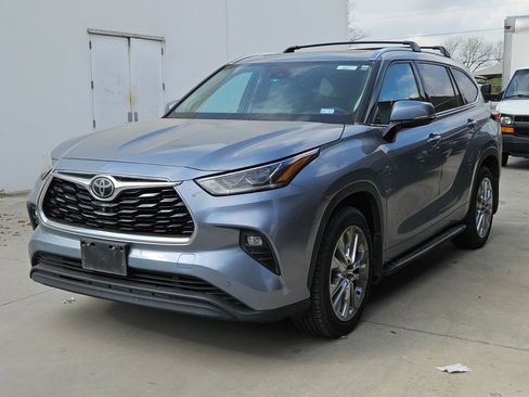 Used 2020 Toyota Highlander Limited image 7