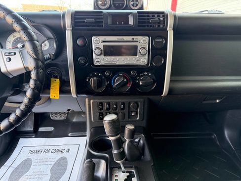Used 2011 Toyota FJ Cruiser 4WD w/ Upgrade Pkg image 8