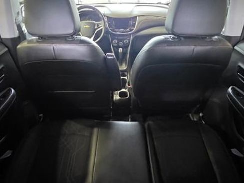 Used 2019 Chevrolet Trax LT w/ LT Convenience Package image 26