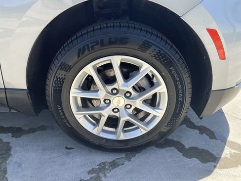 Used 2024 Chevrolet Equinox LT AWD/4WD image 32