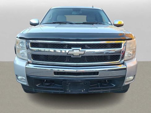 Used 2010 Chevrolet Silverado 1500 LT w/ Texas Edition image 2