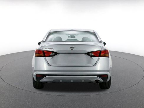 Used 2025 Nissan Altima 2.5 SV FWD image 8