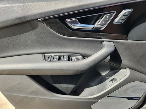 Used 2018 Audi Q7 3.0T Premium Plus image 31