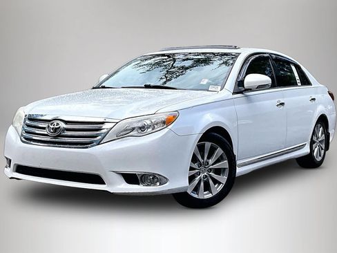 Used 2012 Toyota Avalon Limited FWD image 1