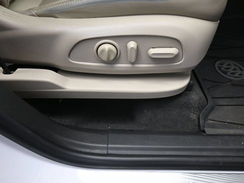 Used 2019 Buick Enclave Premium FWD image 16
