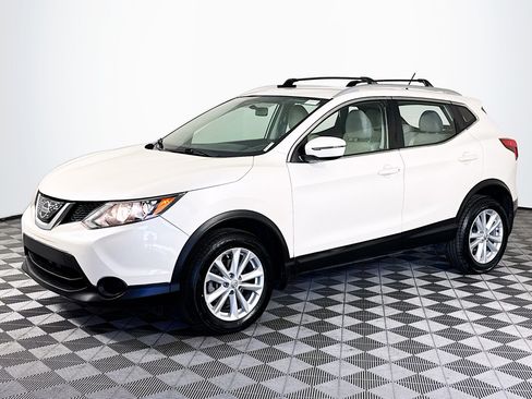 Used 2018 Nissan Rogue Sport SV FWD image 4