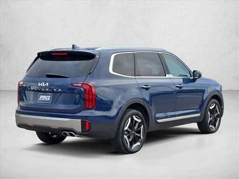 Used 2025 Kia Telluride S FWD image 5