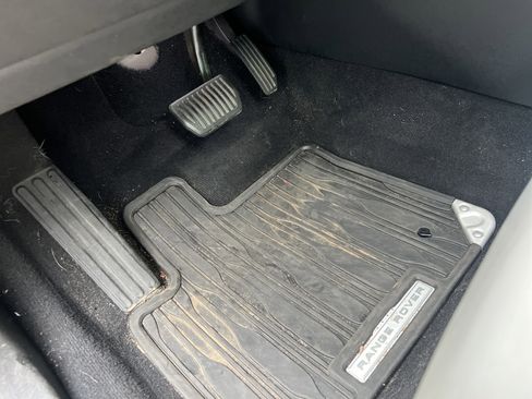 Used 2020 Land Rover Range Rover Evoque SE image 17