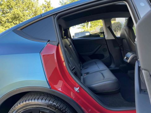 Used 2023 Tesla Model Y Long Range AWD/4WD image 35