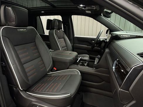 Used 2026 GMC Yukon AT4 Ultimate w/ LPO, Floor Liner Package AWD/4WD image 38