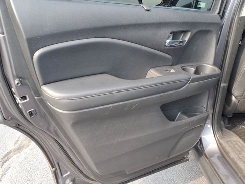 Used 2019 Honda Pilot Touring image 18