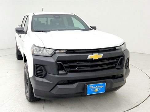 Certified 2024 Chevrolet Colorado W/T w/ WT Convenience Package II image 10
