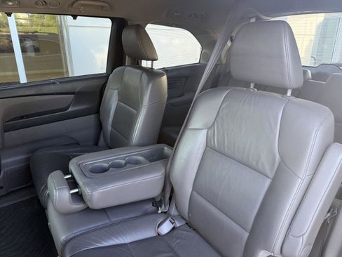 Used 2012 Honda Odyssey Touring Elite image 11