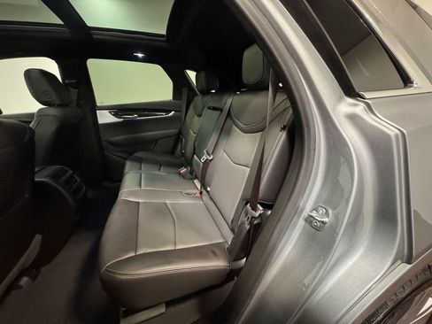 Used 2025 Cadillac XT5 Premium Luxury image 8