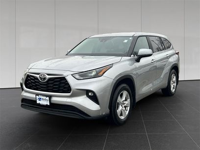 Used 2025 Toyota Highlander LE