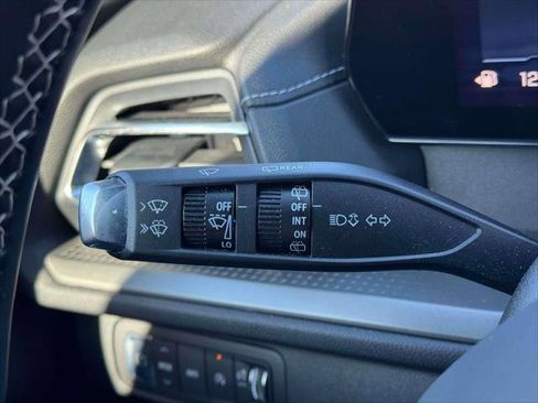 Used 2025 Chevrolet Traverse LT image 20