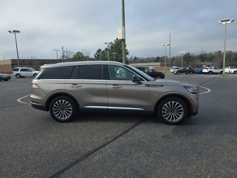 Used 2020 Lincoln Aviator Reserve w/ Elements Package Plus image 2