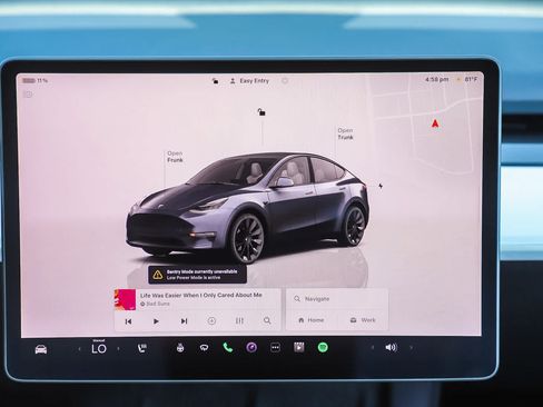 Used 2023 Tesla Model Y Long Range AWD/4WD image 12